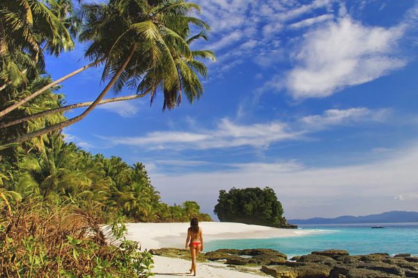 Girl on Beach Simeulue - Beach Resort Simeulue Surflodge